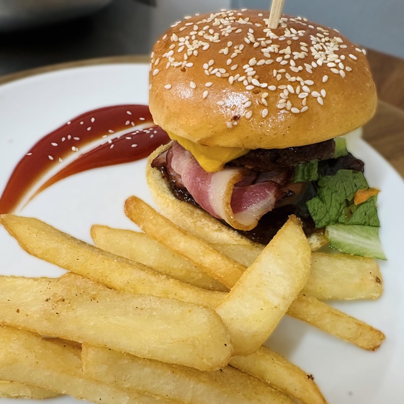 Caddy Shack Burger